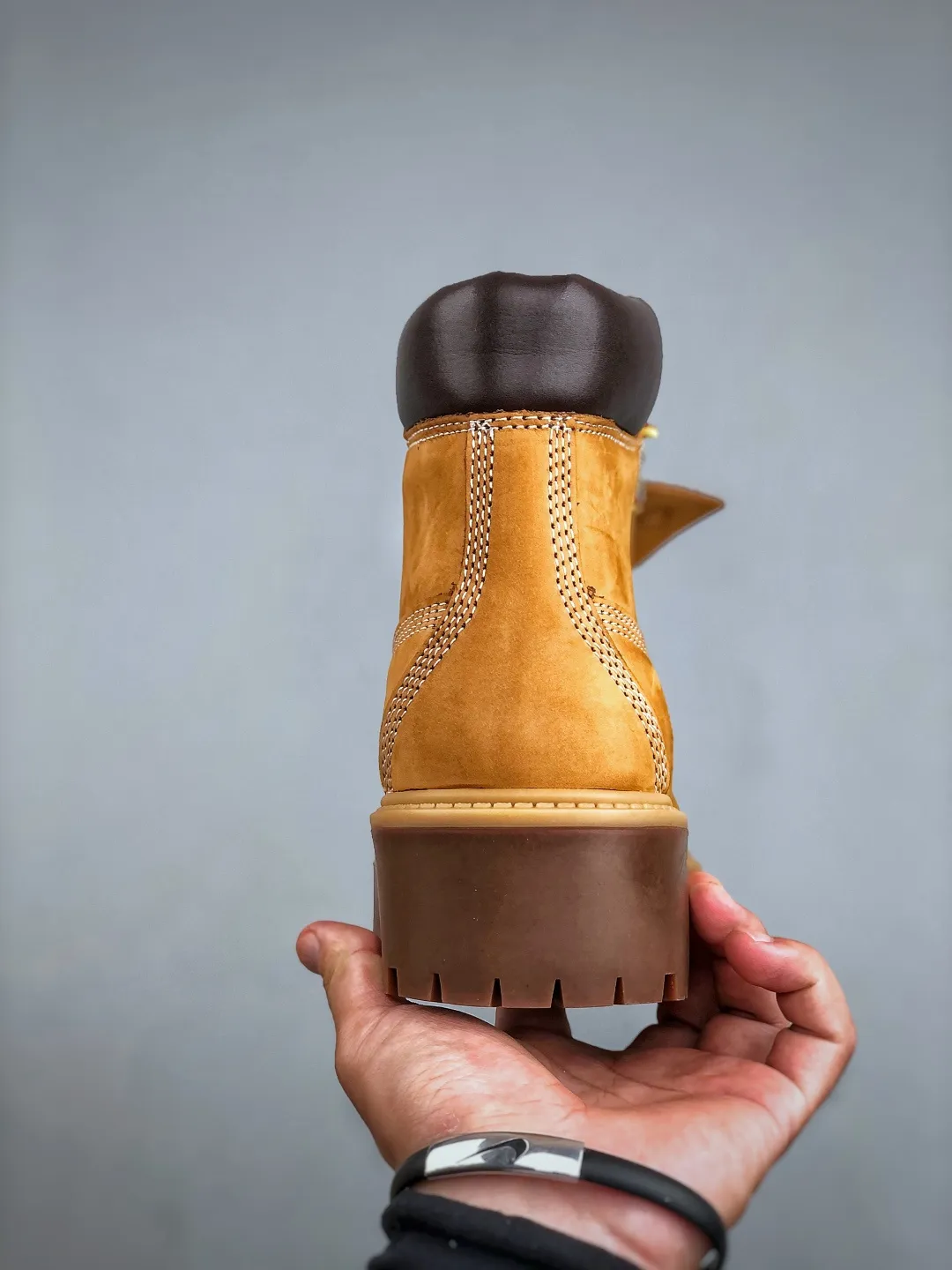 💰640 supports store F Timberland/Timberland outdoor high-top thick-soled casual shoes series, Guangdong factory quality, original box and original packaging, 25ss new fashion trend matching, the fabric is made of Italian 🇮🇹 top-grade frosted fine-grained cowhide, with anti-odor and anti-corrosion genuine leather latex insoles, giving you a perfect wearing experience. The quality is exquisite and durable, a must-have for beautiful women, specializes in treating rashes, high-quality and first-class foot feel Size: 35 35.5 36 37 37.5 38 38.5 39 40